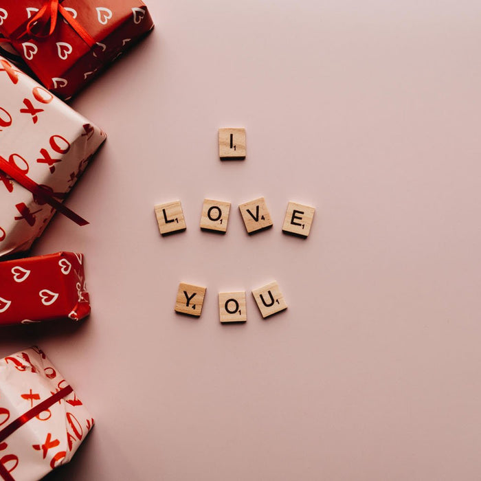 Gifts That Say “I Love You” to a Girl: The Ultimate Guide to Meaningful Presents - InStock