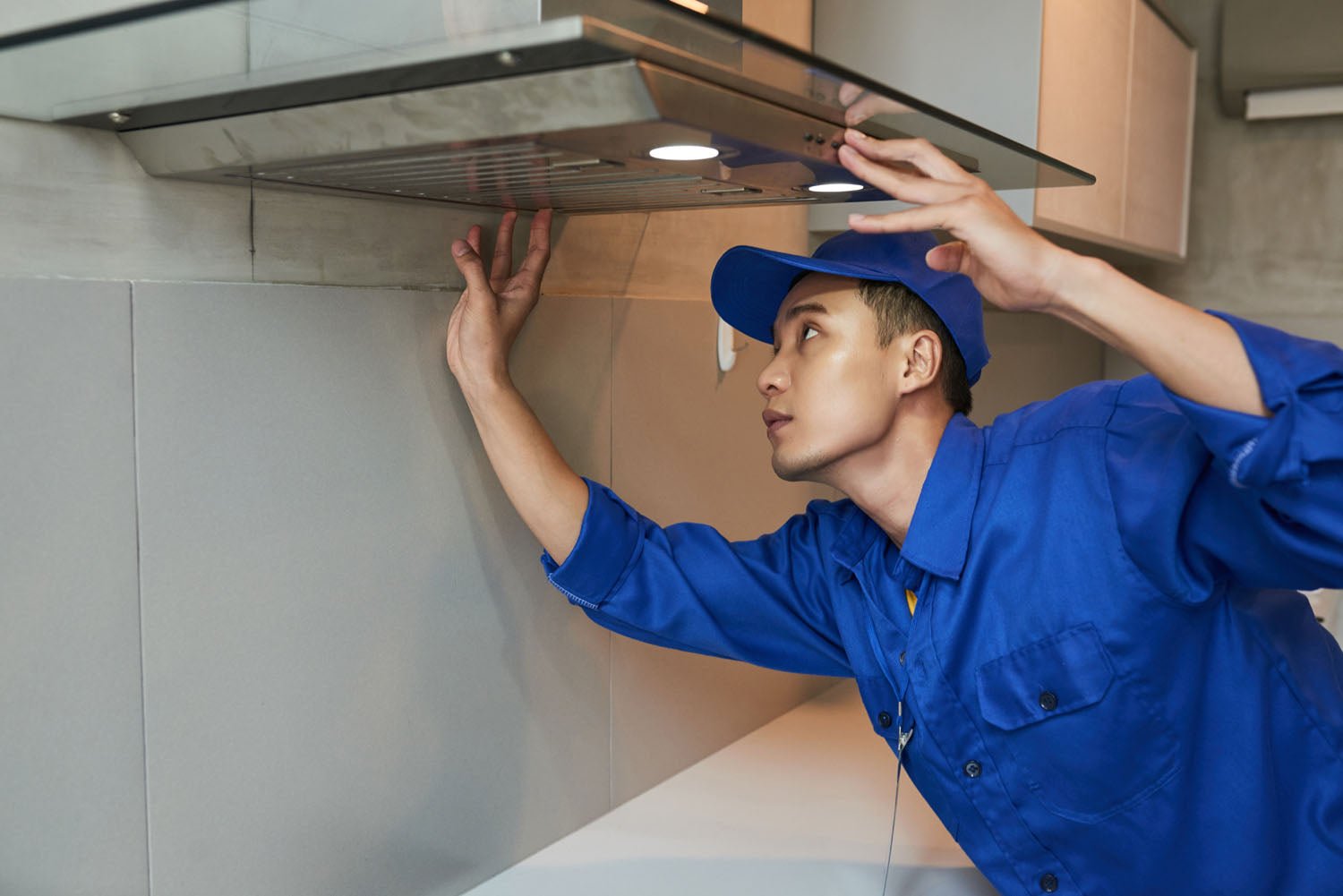 How to maintain a cooker hood? - InStock