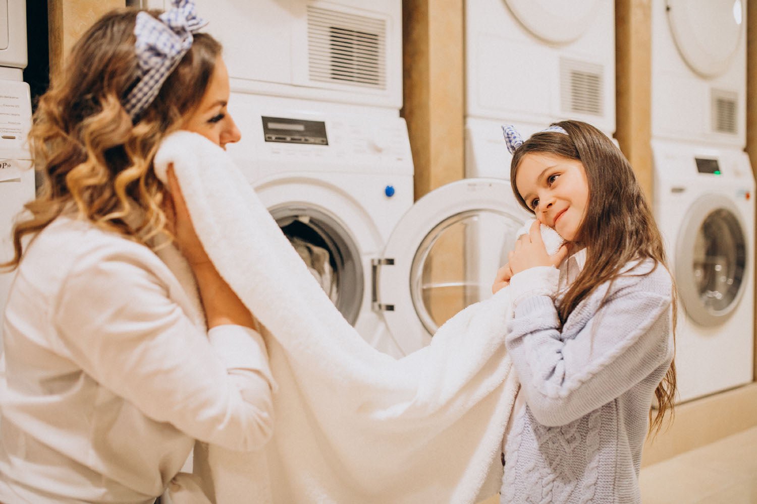 Is a Dehumidifier or Heated Airer Better for Drying Clothes? - InStock