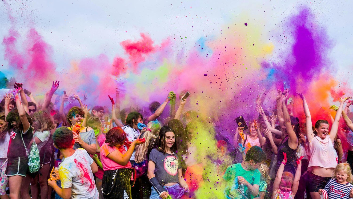 What essentials do I need for a festival? Festival Essentials: Your Ultimate Guide - InStock