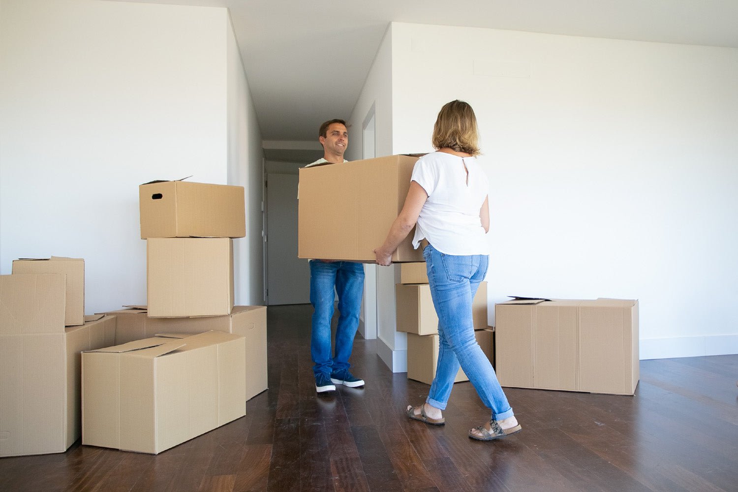 What to Buy When Moving to a New House: The Ultimate UK Checklist - InStock
