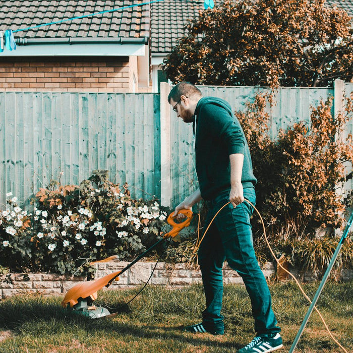 What tools do professional gardeners use? - InStock