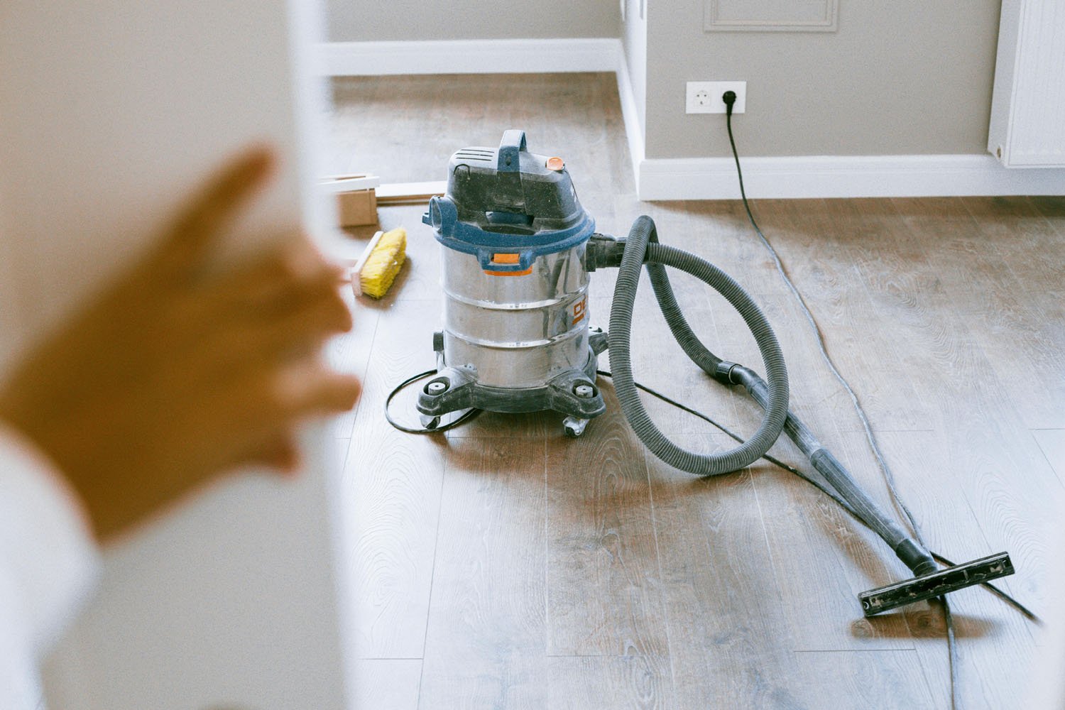 Why is my Hoover vacuum battery not charging? - InStock