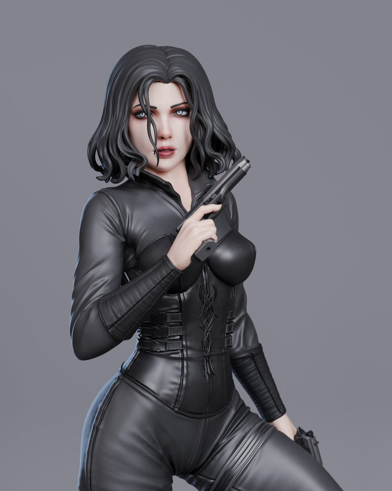 Selene Figurine Figurine