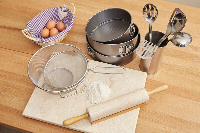 Set of 3 Spring Form Round Cake Tins | Mari