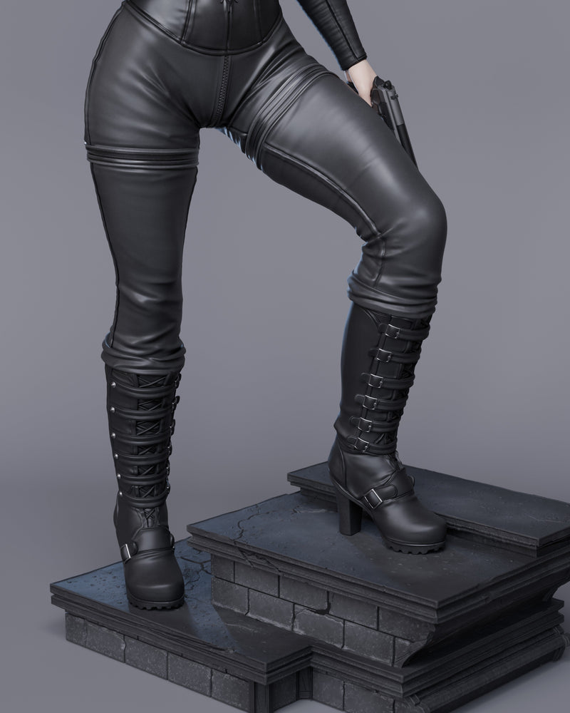 Selene Figurine Figurine