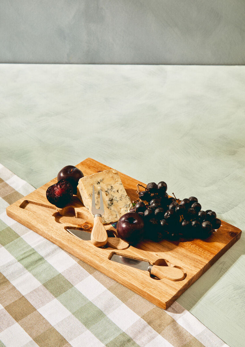 Cheese Board with Three Knives | Socorro