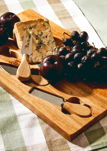 Cheese Board with Three Knives | Socorro