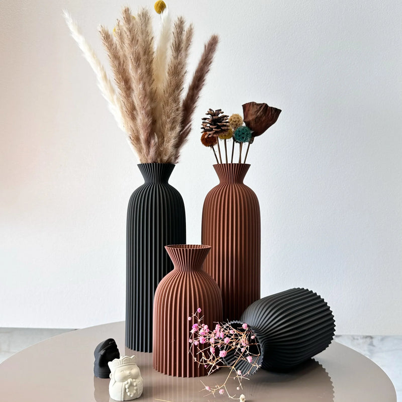 2-Piece Wavy Pattern Art Vases - Decorative Flower Home Ornaments