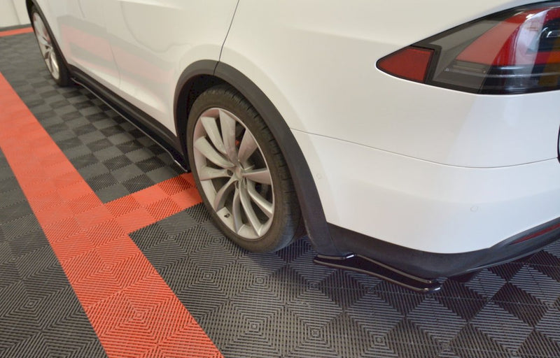 Maxton Design - REAR SIDE SPLITTERS V.1 TESLA MODEL X (2015-2021)