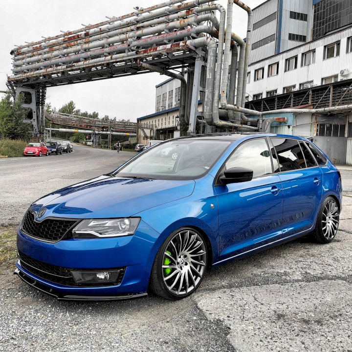 Maxton Design - FRONT SPLITTER SKODA RAPID
