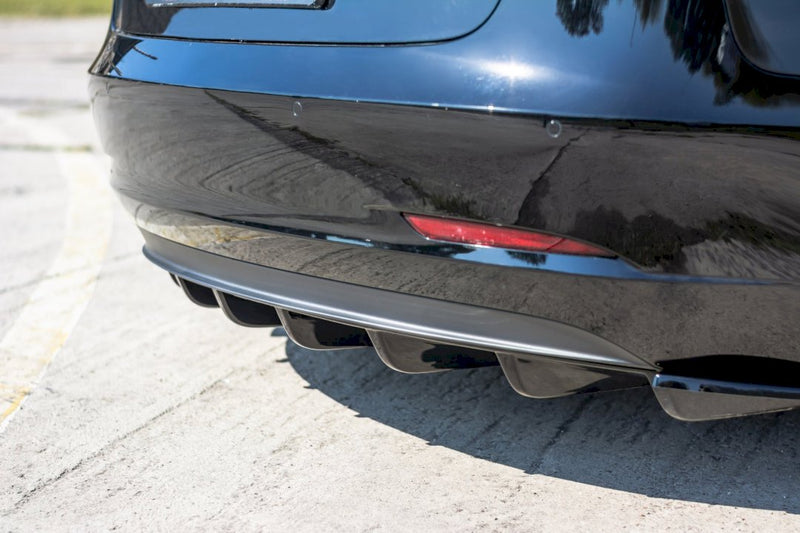 Maxton Design - REAR VALANCE TESLA MODEL 3 (2017-2023)