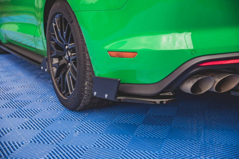 Maxton Design - REAR SIDE SPLITTERS V.1 + FLAPS FORD MUSTANG GT MK6 FACELIFT