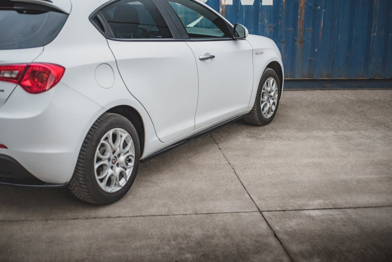 Maxton Design - SIDE SKIRTS DIFFUSERS ALFA ROMEO GIULIETTA FACELIFT (2016-2020)