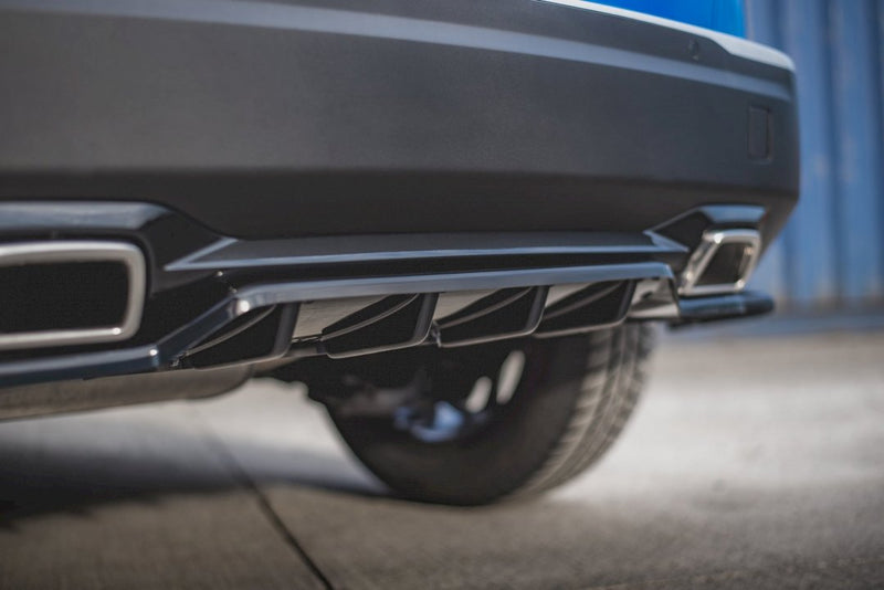 Maxton Design - CENTRAL REAR SPLITTER (W/ VERTICAL BARS) PEUGEOT 2008 MK2 (2019-2023)