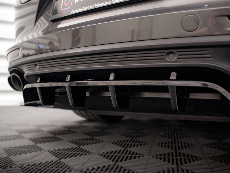 Maxton Design - CENTRAL REAR SPLITTER (VERTICAL BARS) PORSCHE PANAMERA E-HYBRID 971