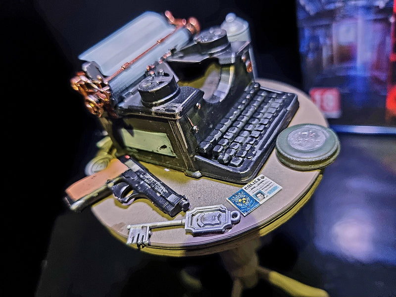 Resident Evil 1/6 Typewriter, Table & Keys