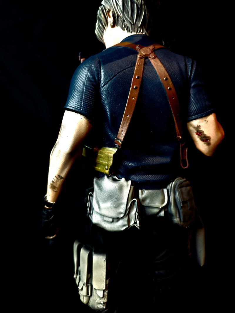 Resident Evil 4 Remake Leon Kennedy Premium Statue