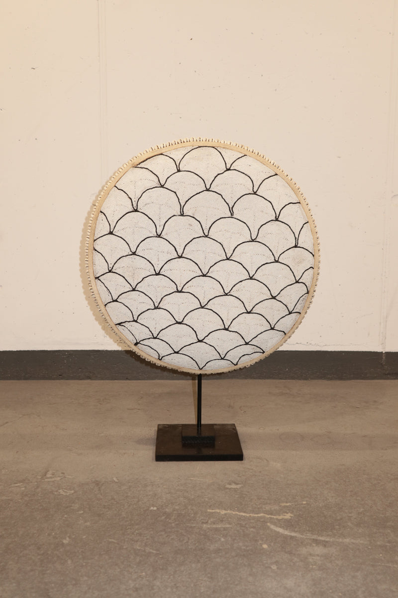 Cameroon Beaded Shield - L - 55cm Black & White 01
