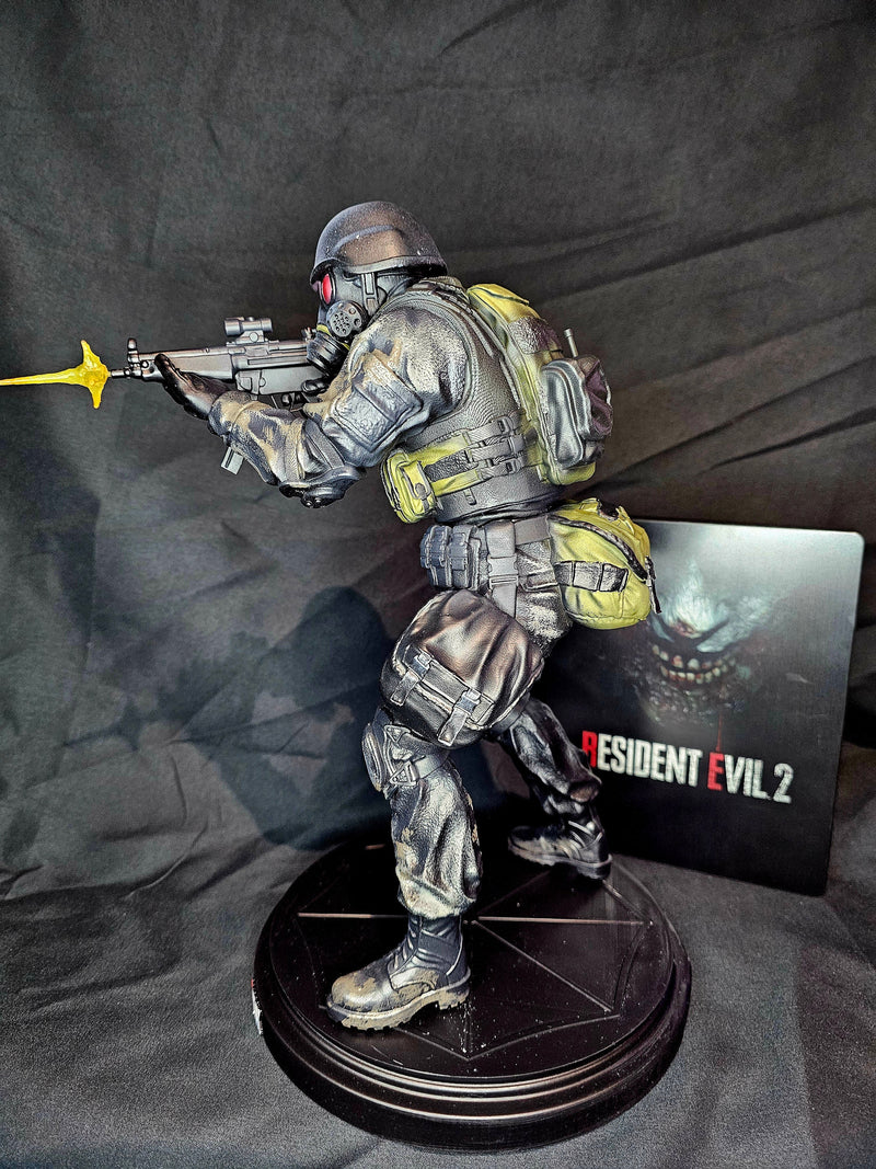 Hunk Resident Evil 2 1/6 Figure with removable muzzle flash