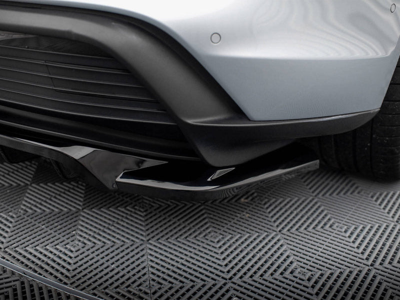 Maxton Design - CENTRAL REAR SPLITTER (VERTICAL BARS) PORSCHE TAYCAN / TAYCAN 4 / TAYCAN 4S / TAYCAN GTS MK1