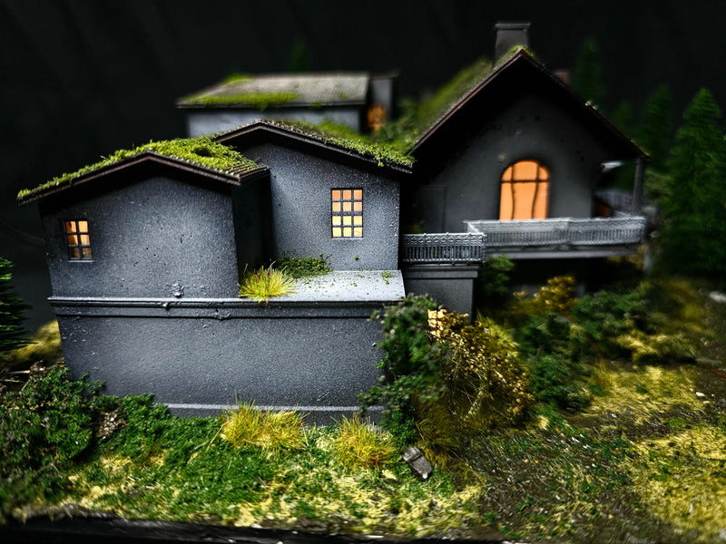 Resident Evil Spencer Mansion with lights limited numbers Worldwide