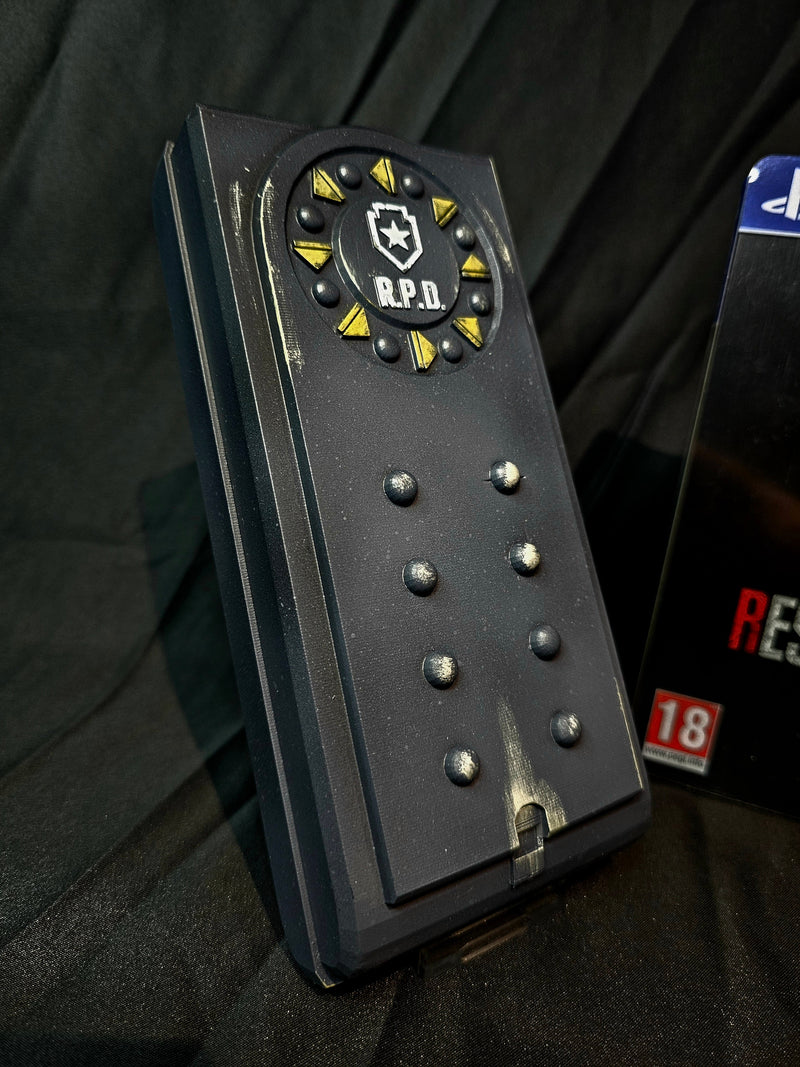 Resident Evil 2 Portable Safe 1:1 prop