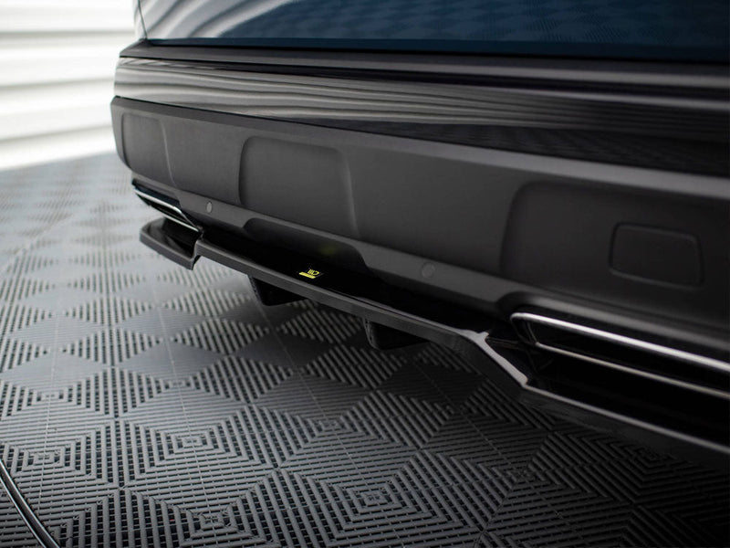 Maxton Design - CENTRAL REAR SPLITTER (VERTICAL BARS) PEUGEOT 3008 GT-LINE MK2 FACELIFT