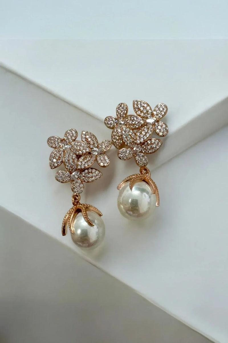Flowers Pearl Earrings Gold White