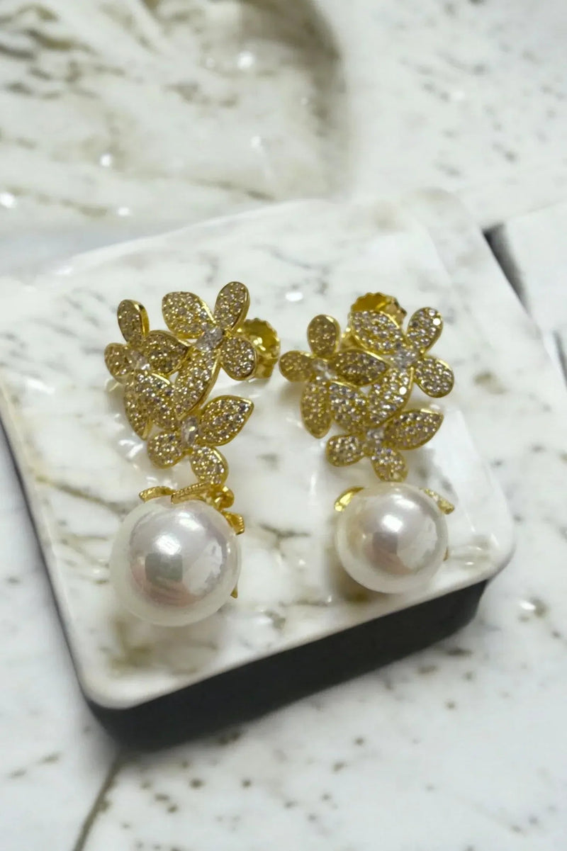 Flowers Pearl Earrings Gold White