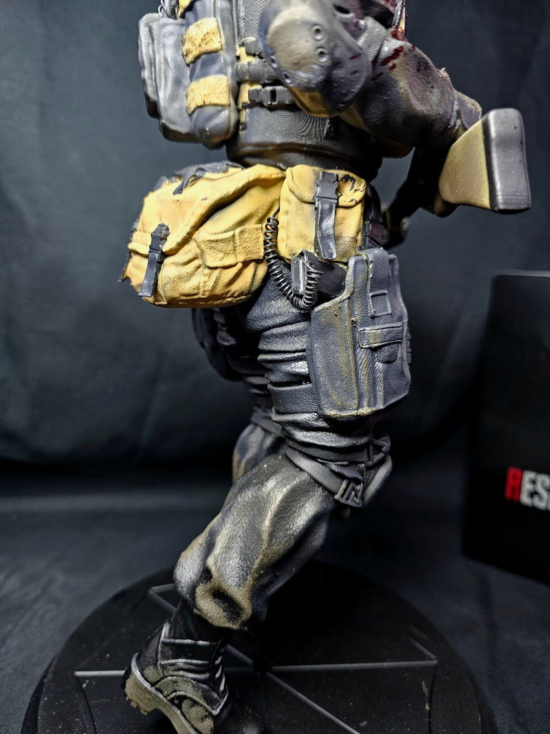 Ghost: Ghost Survivor Resident Evil 2 1/6 Figure