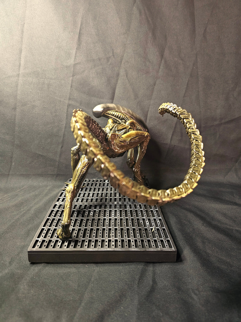 Alien 3 1/6 Dog Alien Statue