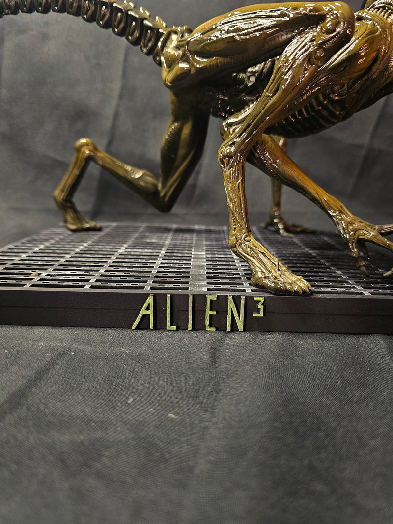 Alien 3 1/6 Dog Alien Statue