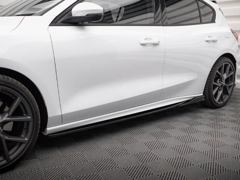 Maxton Design - Side Skirts Diffusers V.4 Ford Focus ST / ST-Line Mk4 Facelift