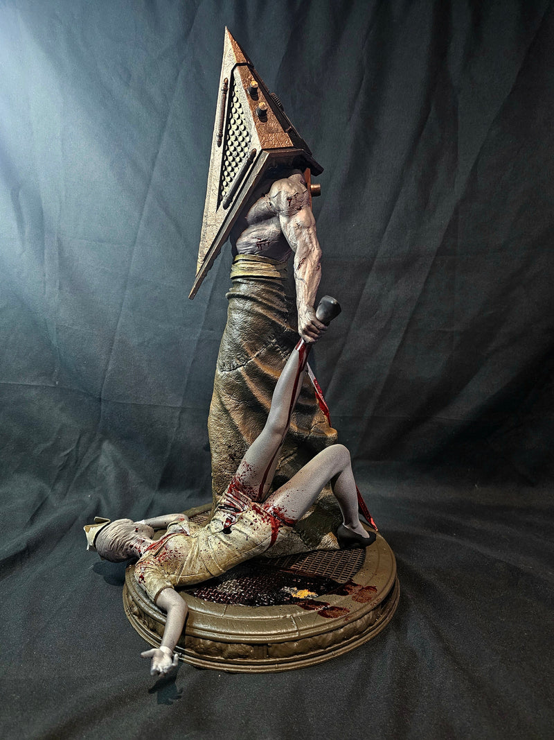 1/6 Silent Hill Pyramid Head and Nurse statue