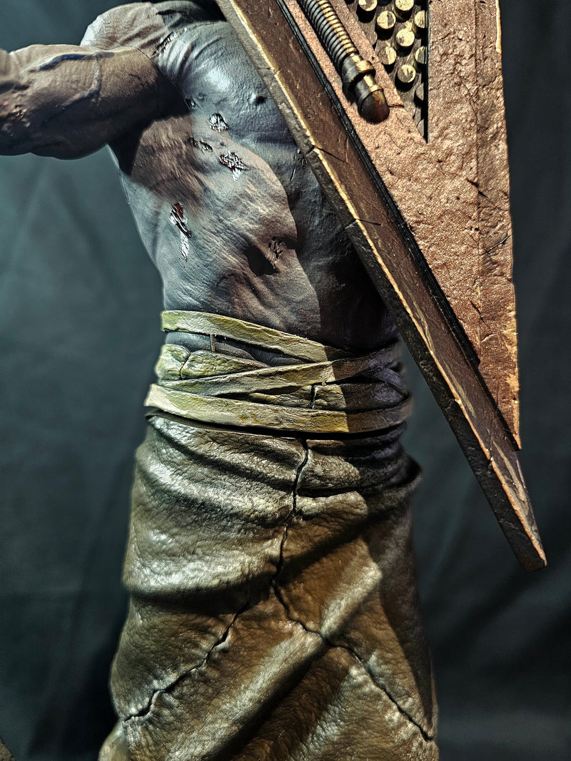 1/6 Silent Hill Pyramid Head and Nurse statue