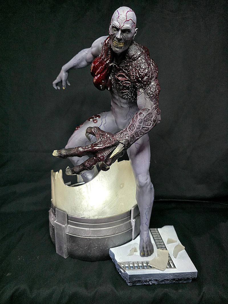 Resident Evil Tyrant 1/6 Statue With USB Lighting