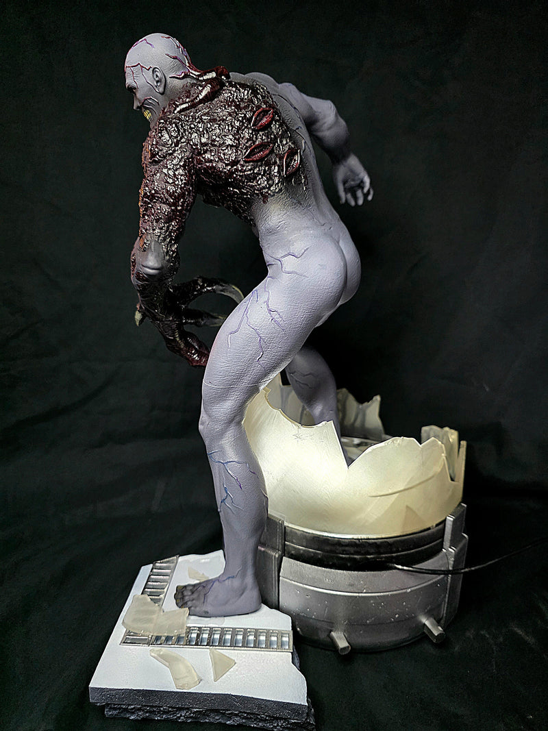Resident Evil Tyrant 1/6 Statue With USB Lighting