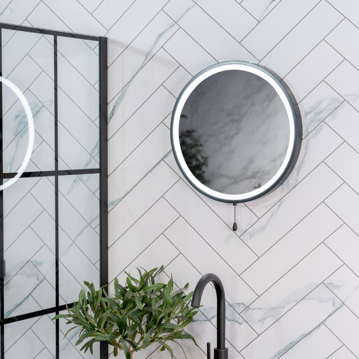 Round Mirror with LED Pull Switch