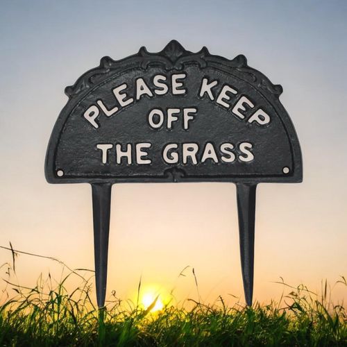26CM CAST IRON KEEP OFF GRASS WALL SIGN - InStock