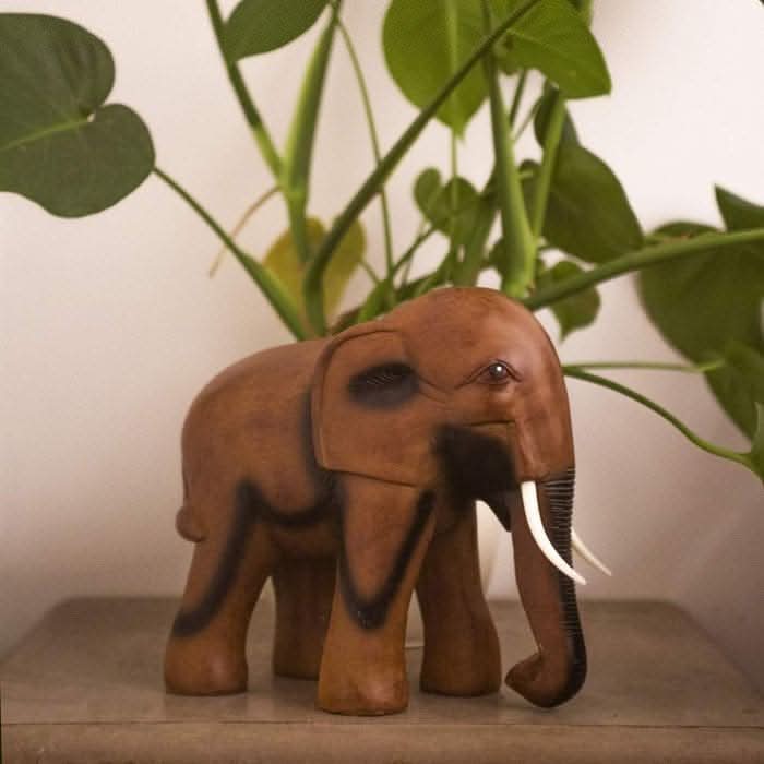 28cm African Elephant Wood Effect Resin Garden Ornament Statue