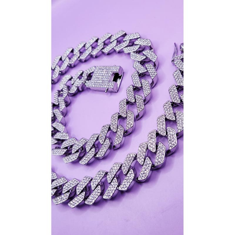 https://avasamnew.s3.amazonaws.com/product/GB010170/S0671741647/2.png