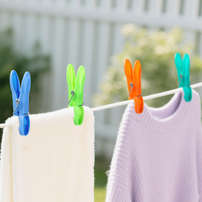 VINSANI 52PK PLASTIC PEGS 1010510