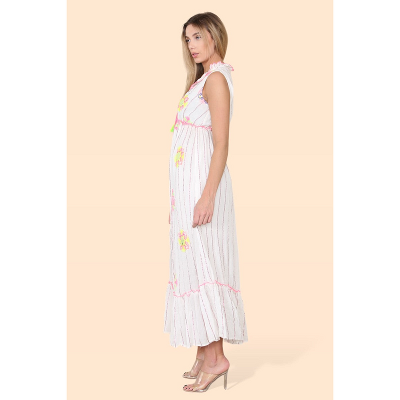 Women's long sleeveless dress with a neckline