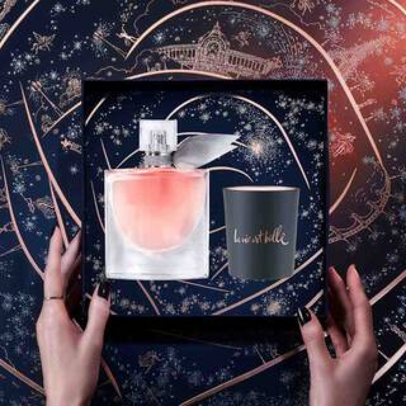 Lancome La Vie Est Belle Gift Set (Eau De Parfum Spray 50ml  Candle)