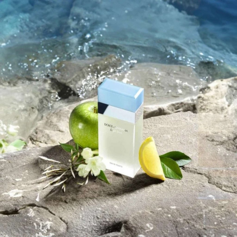 Dolce & Gabbana Light Blue Gift Set (Eau De Toilette 100ml  Body Cream 50ml  Eau De Toilette 10ml)