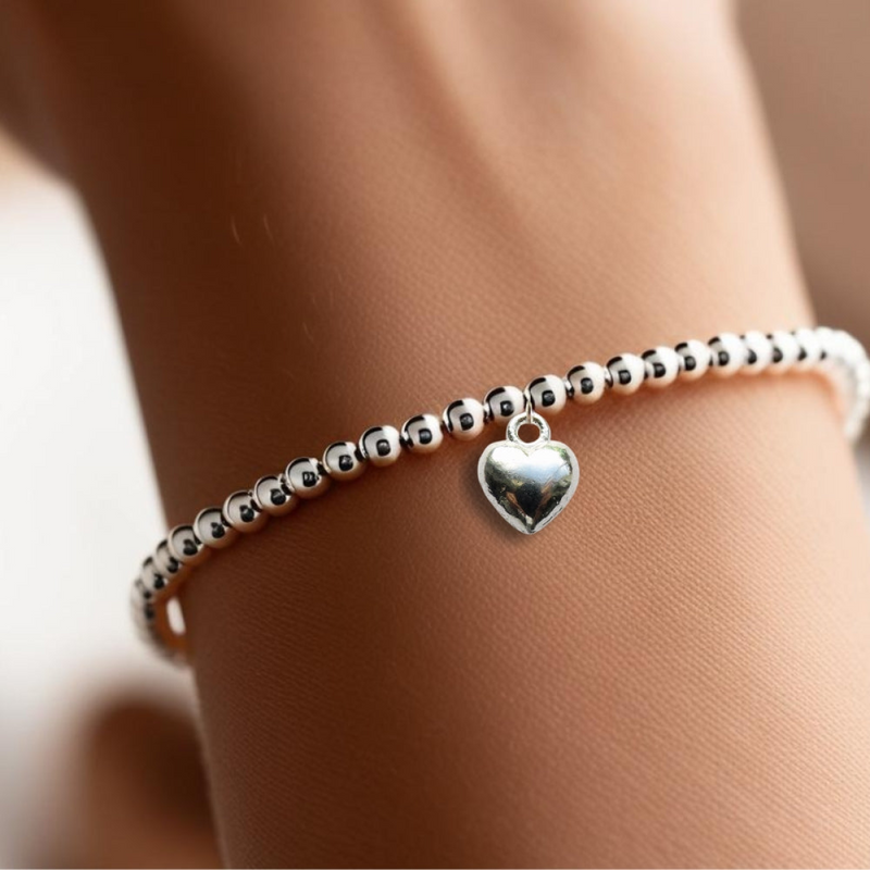 Best Friend Mini Gift Hamper with Silver Heart Bracelet | Letter Box Gift For Her | Unique Gifts For Her Birthday, Thank you or Christmas UK