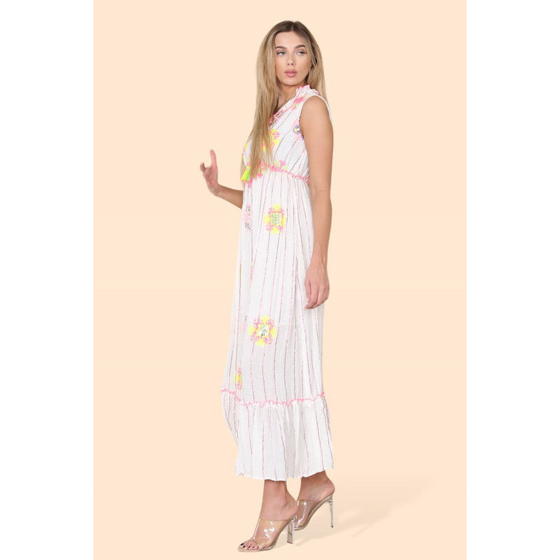 Women's long sleeveless dress with a neckline