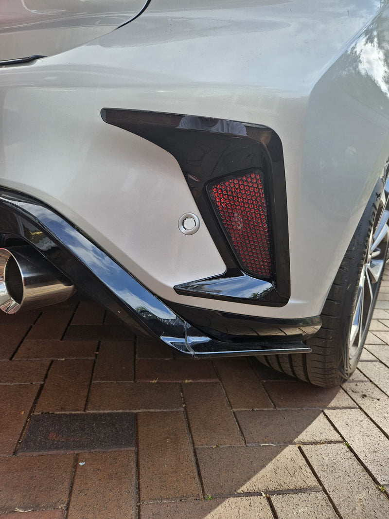 Carbon Fibre Look Rear Bumper Reflector Surround for MK4 / MK4.5 Focus | CEUK
