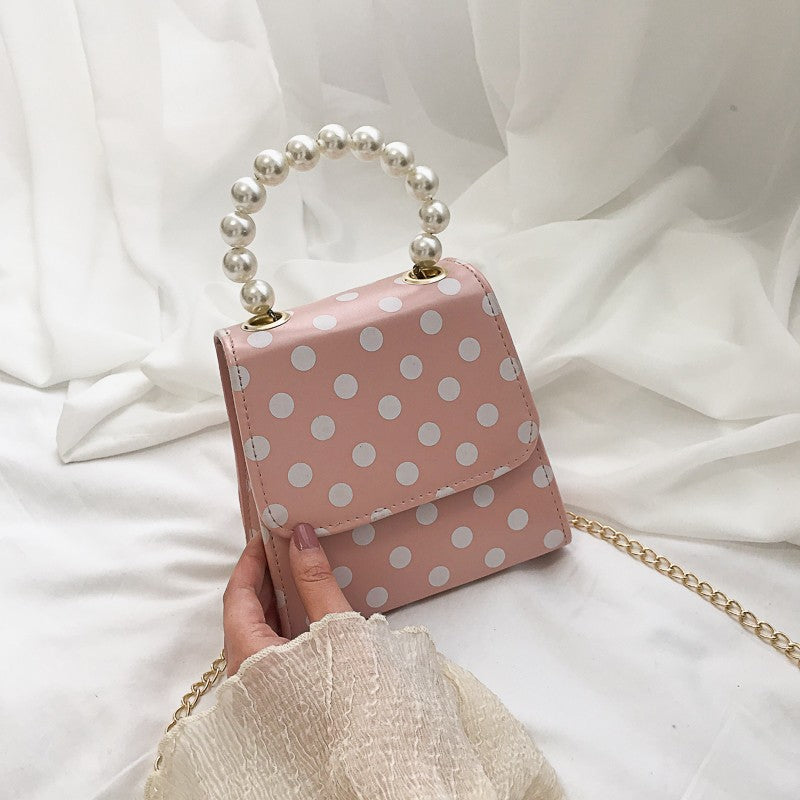 Chain pearl shoulder bag